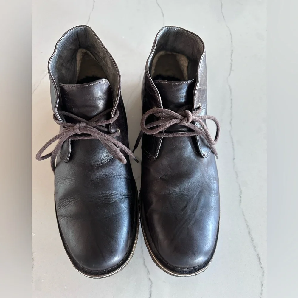 UGG Leighton Chukka Boots 3275 Shearling Insole Dark Chocolate Brown Mens 12 US